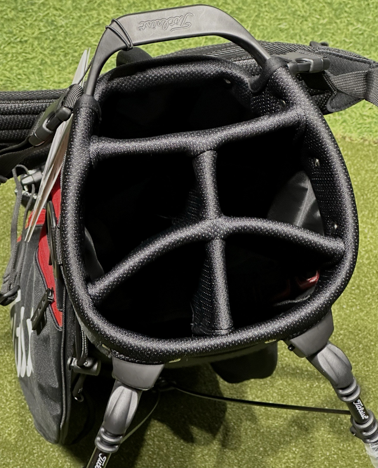 Titleist Players 5 Stand Carry Golf Bag TB23SX8 Color: Black/Black/Red NEW