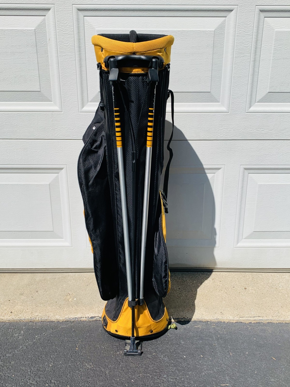 Titleist Golf Stand Bag – 6-Way Divider – Orange & Black – E-Z Fit Strap System