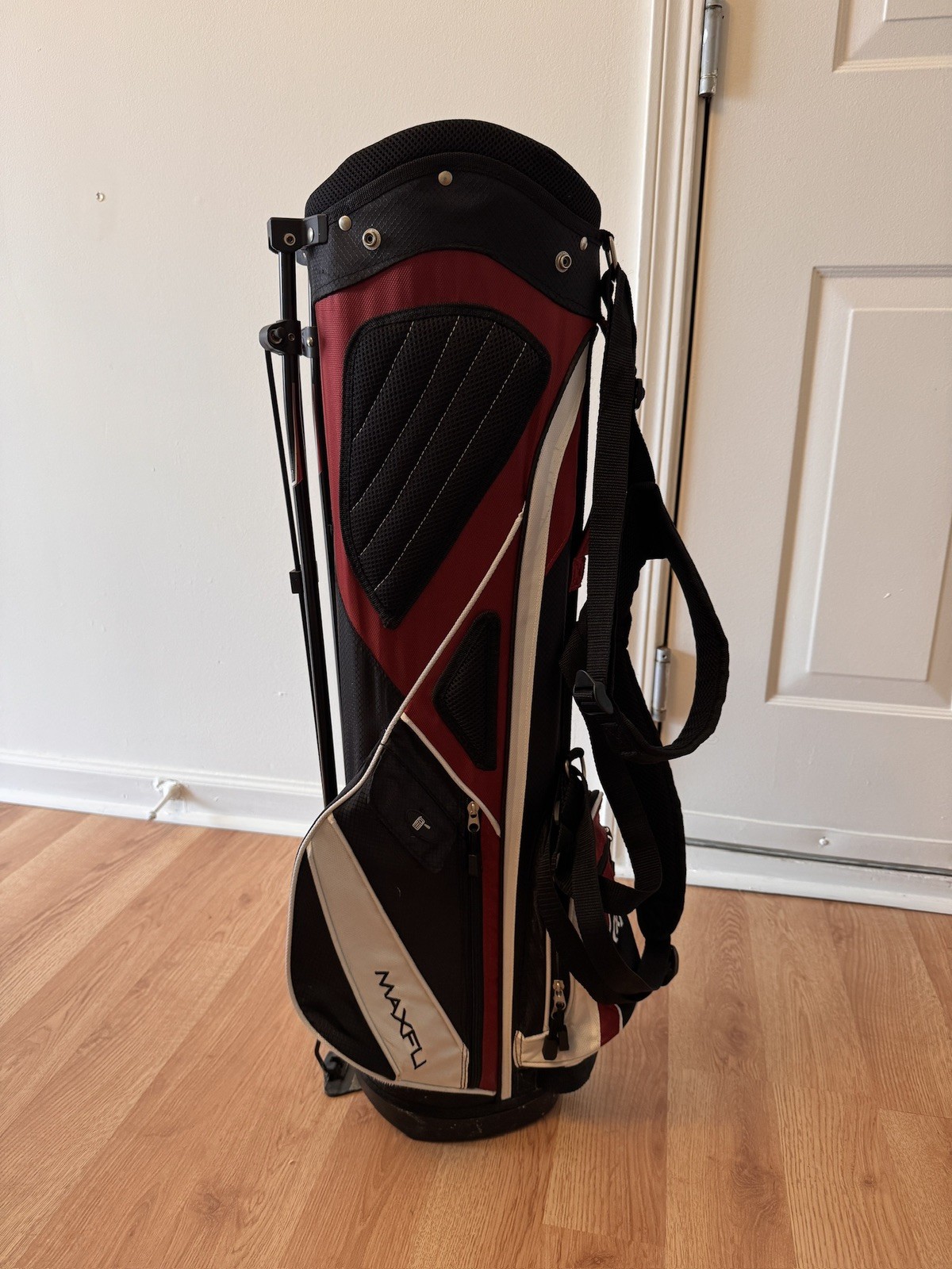 Maxfli BLACK MAX Golf Bag Used (34”)