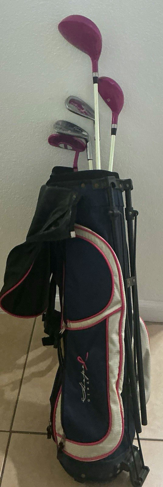 Wilson Hope Women’s Stand Golf Bag Nylon, Stand Mechanism, Black/Pink/White