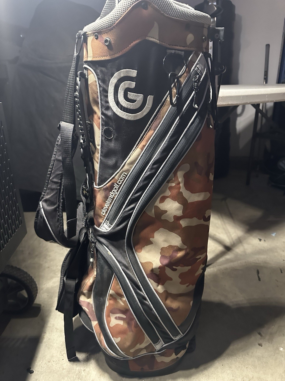 Cleveland Golf Camo/Black Stand Bag 7-way Divider
