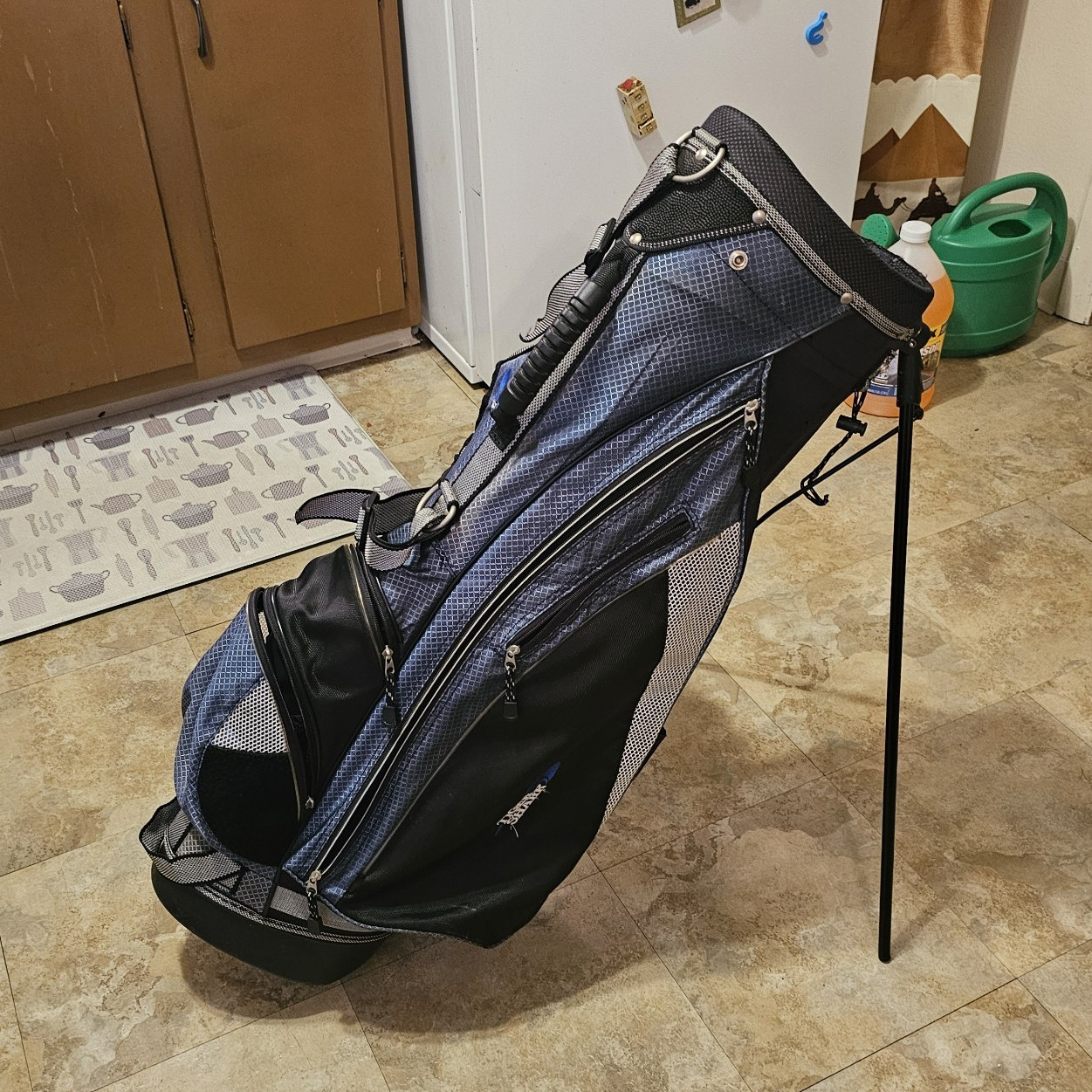 Knight Blue Black Stand Golf Bag Shoulder Strap Divider System Multiple Pockets