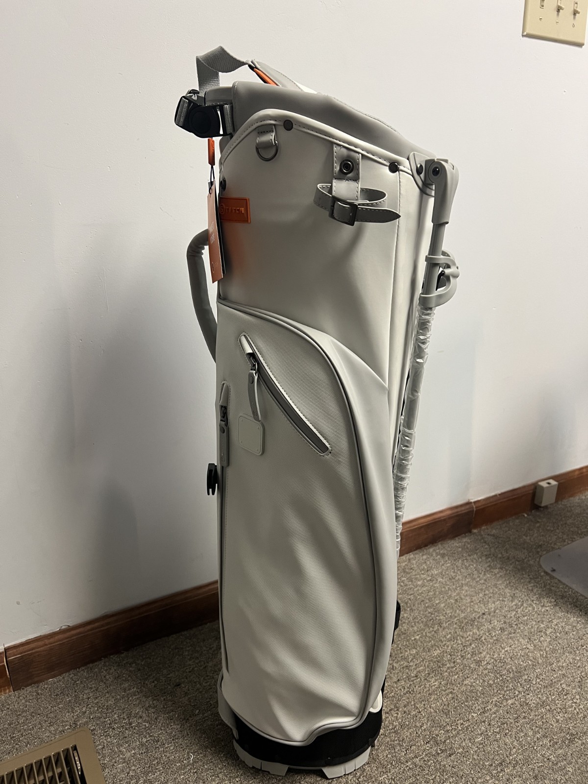 BRAND NEW STITCH LIGHTWEIGHT SL2 WHITE/GREY COLOR BLOCK GOLF BAG NWT