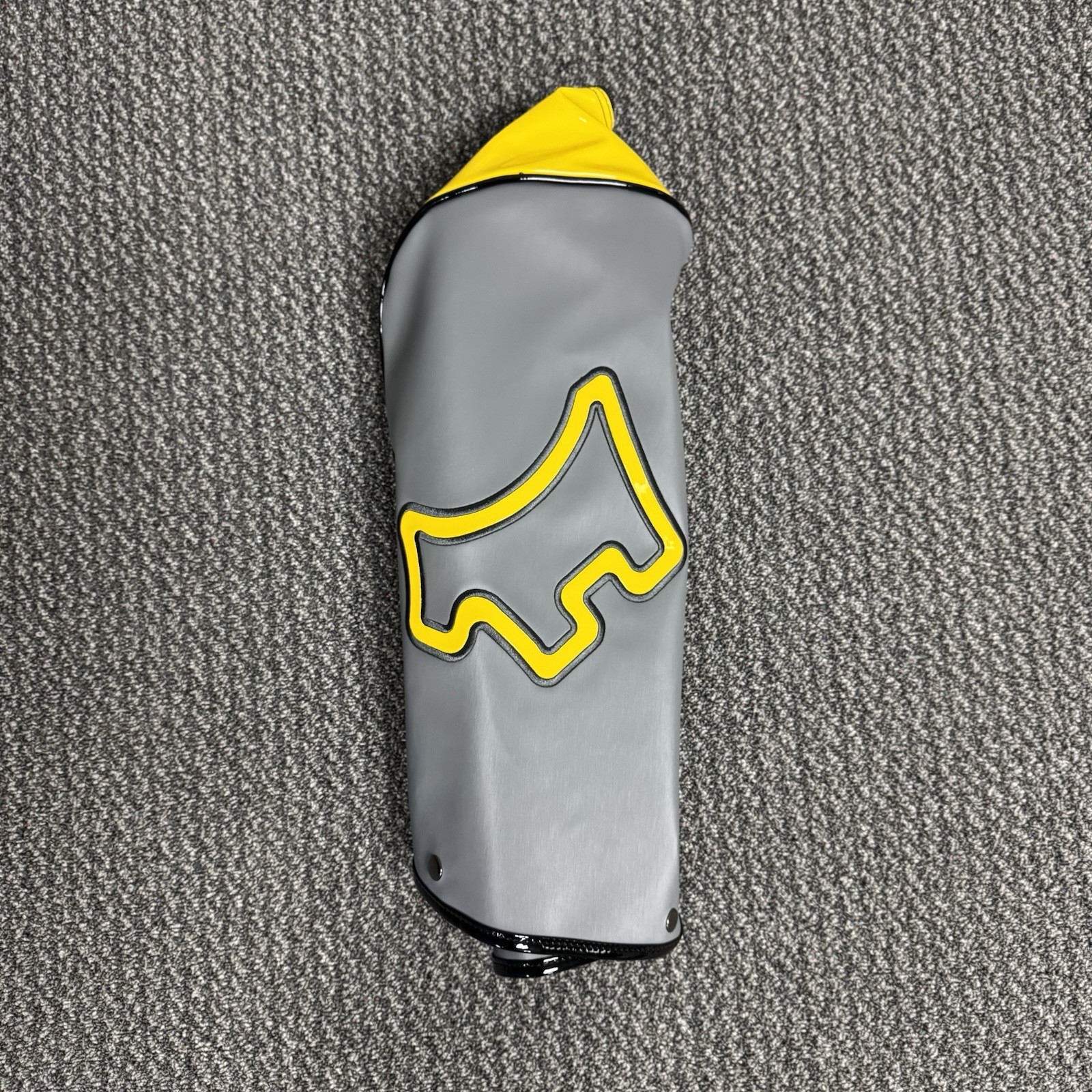 Scotty Cameron 2018 Caution Stripe Staff Bag Gray And Yellow