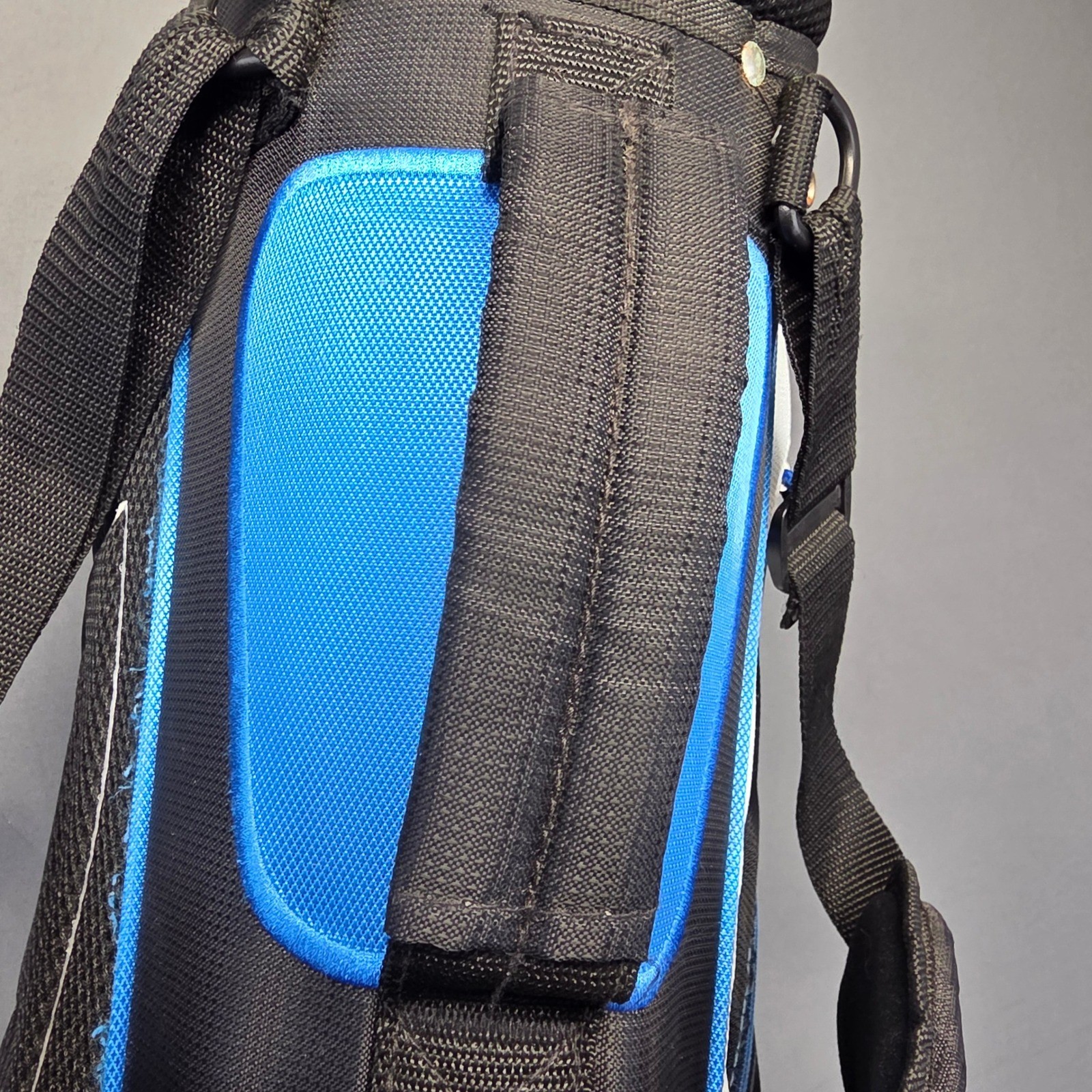 Strata Golf Stand Bag Men Black Blue Lightweight Carry Bag Dual Strap 4-Way Top