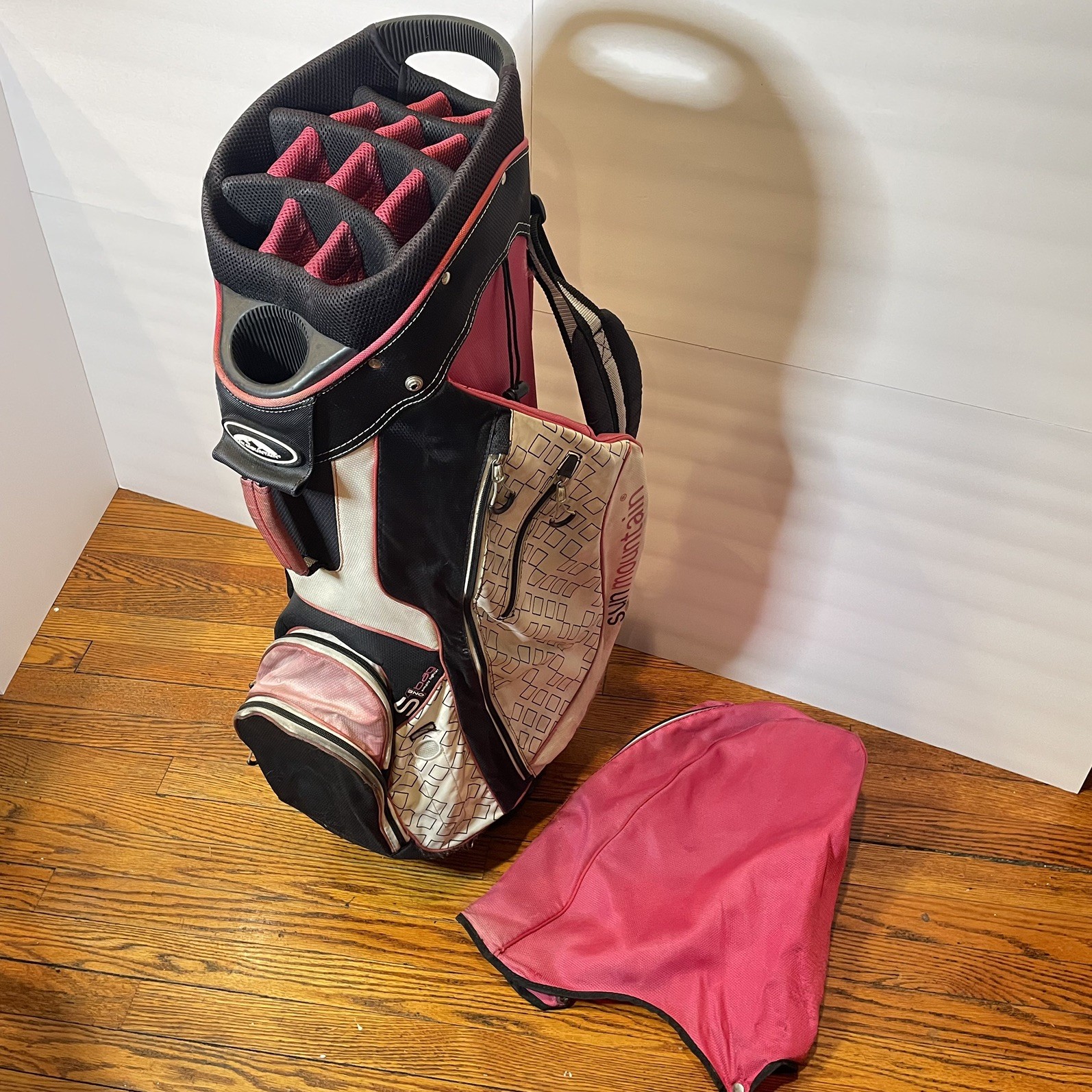 Sun Mountain Golf Cart Bag 14-Way Divider in Black, Red, & White with Rain Hood