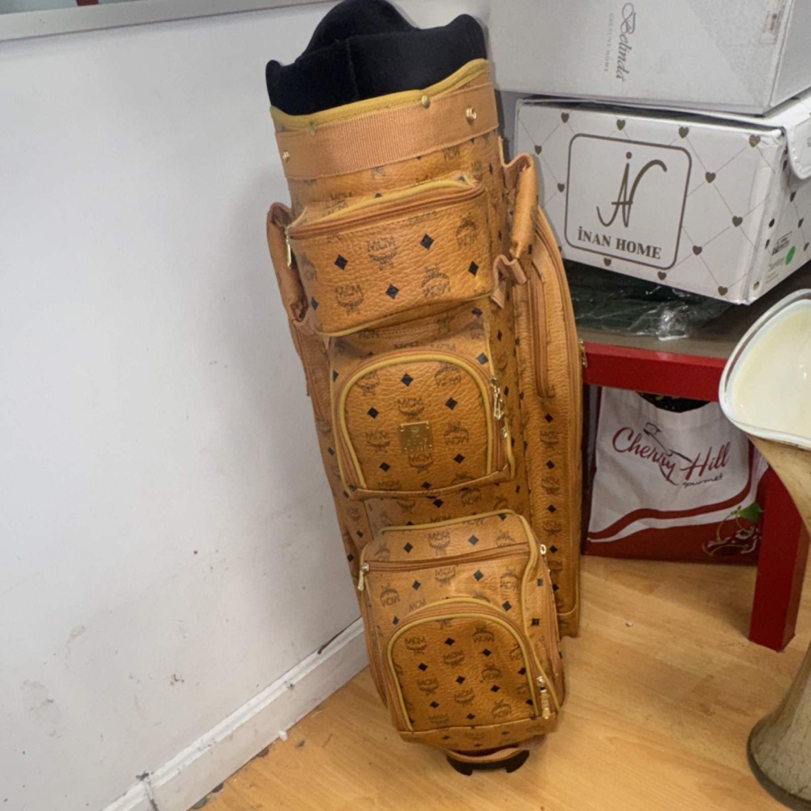 MCM Golf CA 19959 Leather Tan Carry Bag Divider System Multiple Pockets