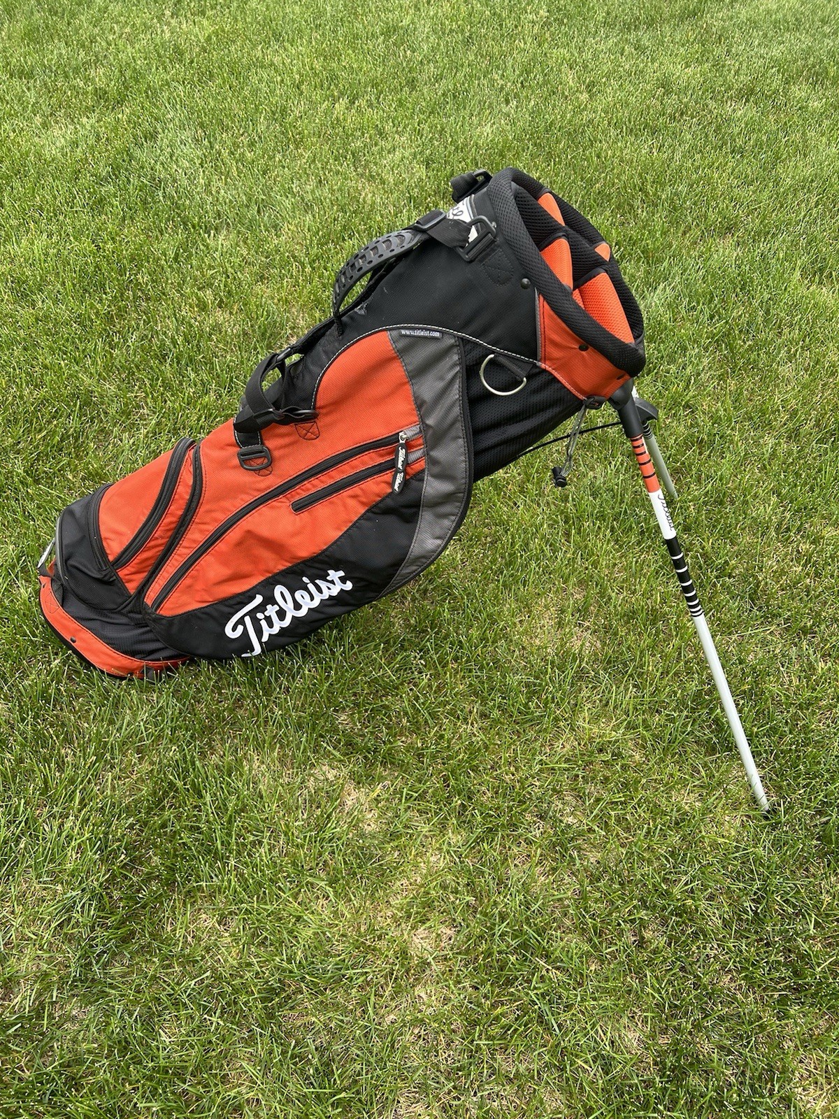Titleist Golf Stand Bag 6-Way Divider Orange & Black EZ Strap With Rain Cover